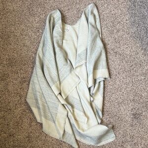 Liz Lange for Target Light Gray Poncho